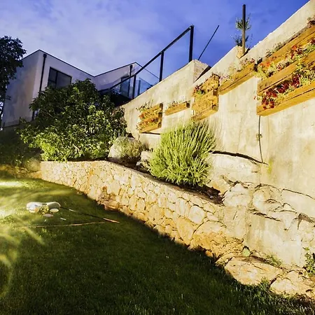 Leko With Outdoor Pool And Hot Tub , Fit 22 People