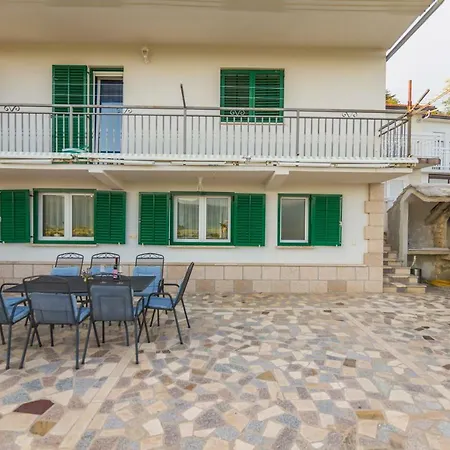 Leko With Outdoor Pool And Hot Tub , Fit 22 People *