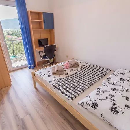 Villa Leko With Outdoor Pool And Hot Tub , Fit 22 People