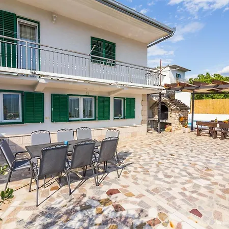 Leko With Outdoor Pool And Hot Tub , Fit 22 People